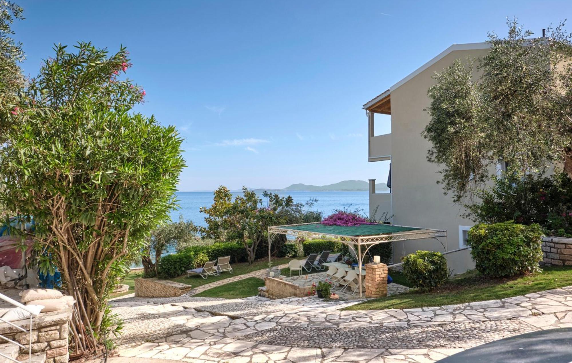 Krouzeri Beach Apartments Nisaki  Ngoại thất bức ảnh